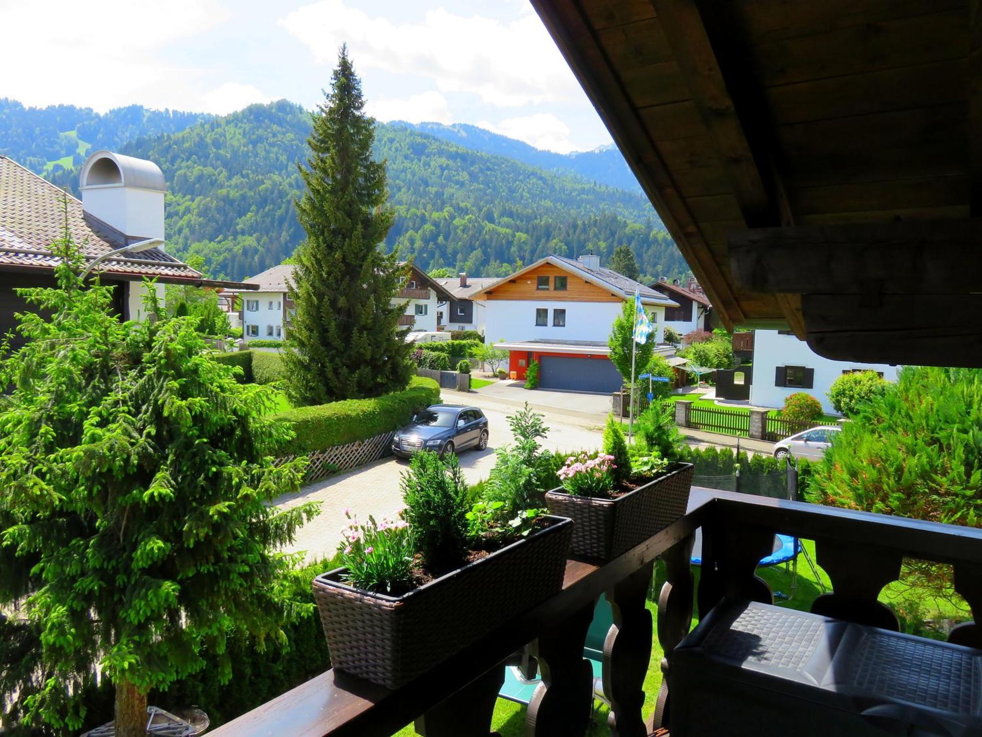 Ferienwohnung Ariane Garmisch-Partenkirchen Bagian luar foto