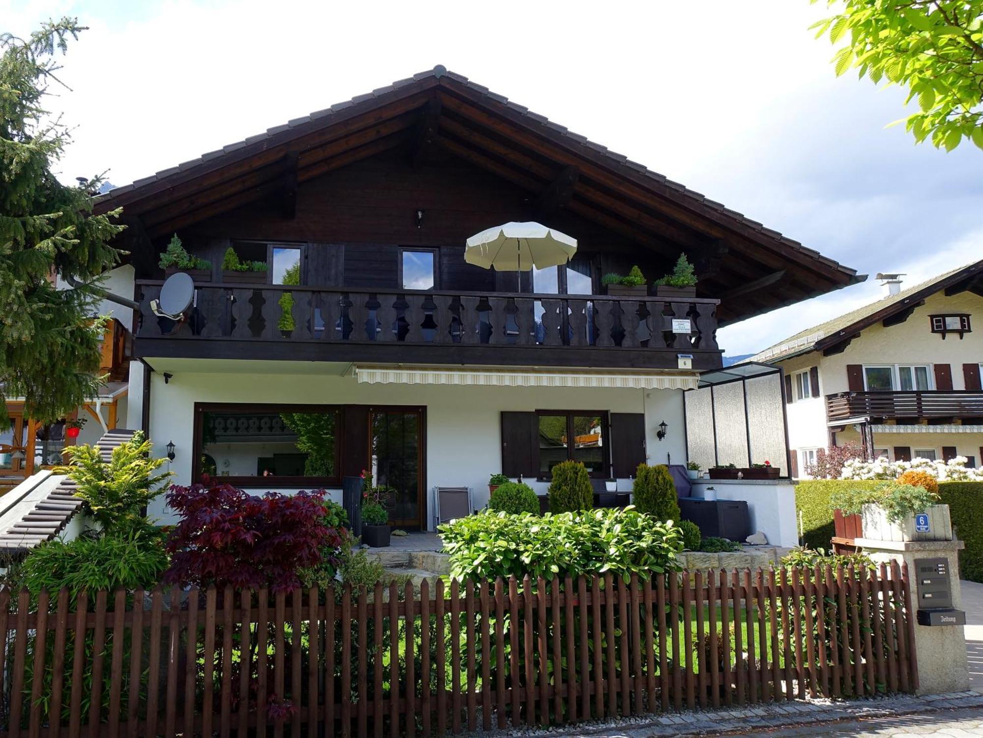 Ferienwohnung Ariane Garmisch-Partenkirchen Bagian luar foto